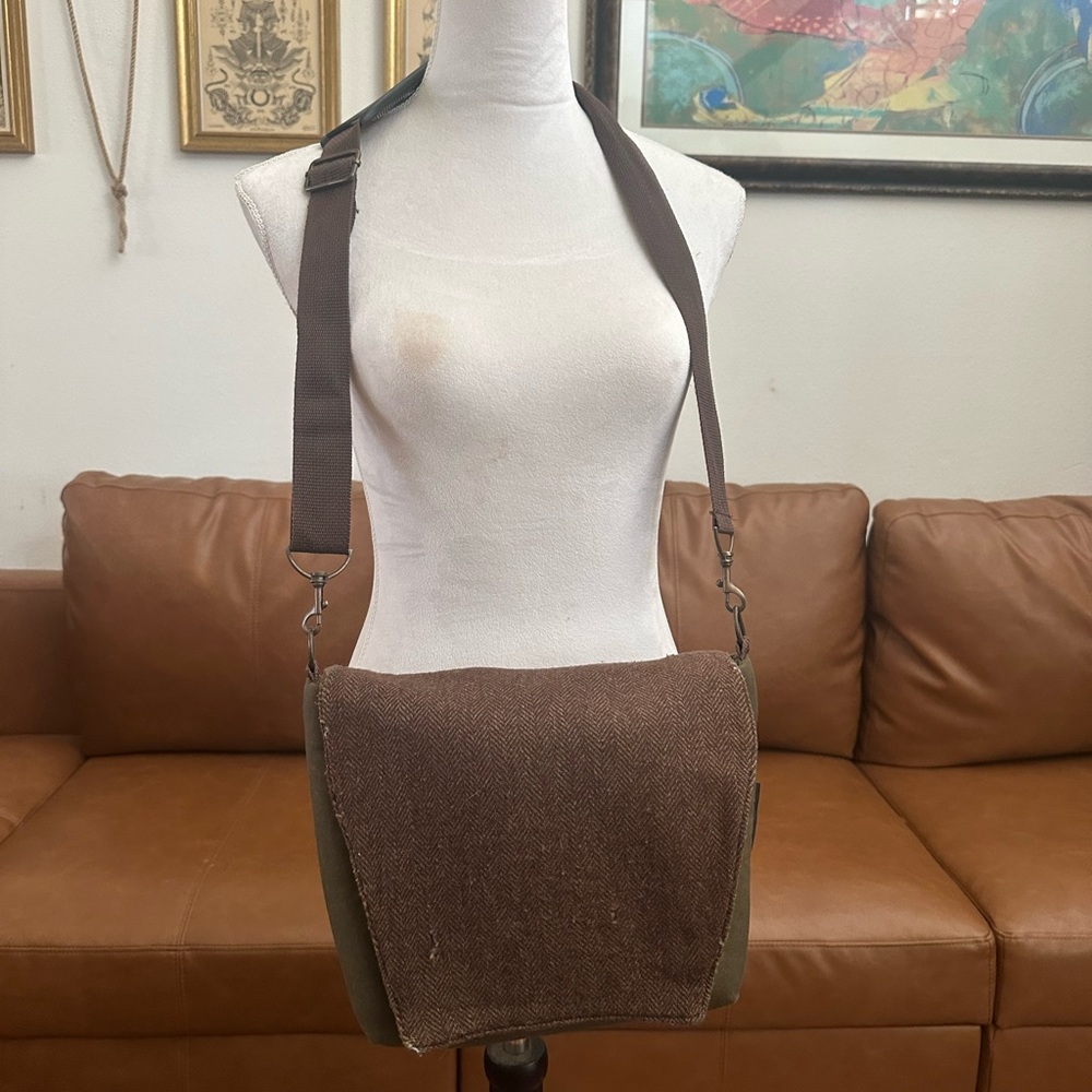 Brown Tweed Messenger Camera  Bag